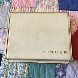 Singer sewing case. Vintage
